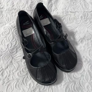 Dansko Portia shoes- black- worn once- size 38